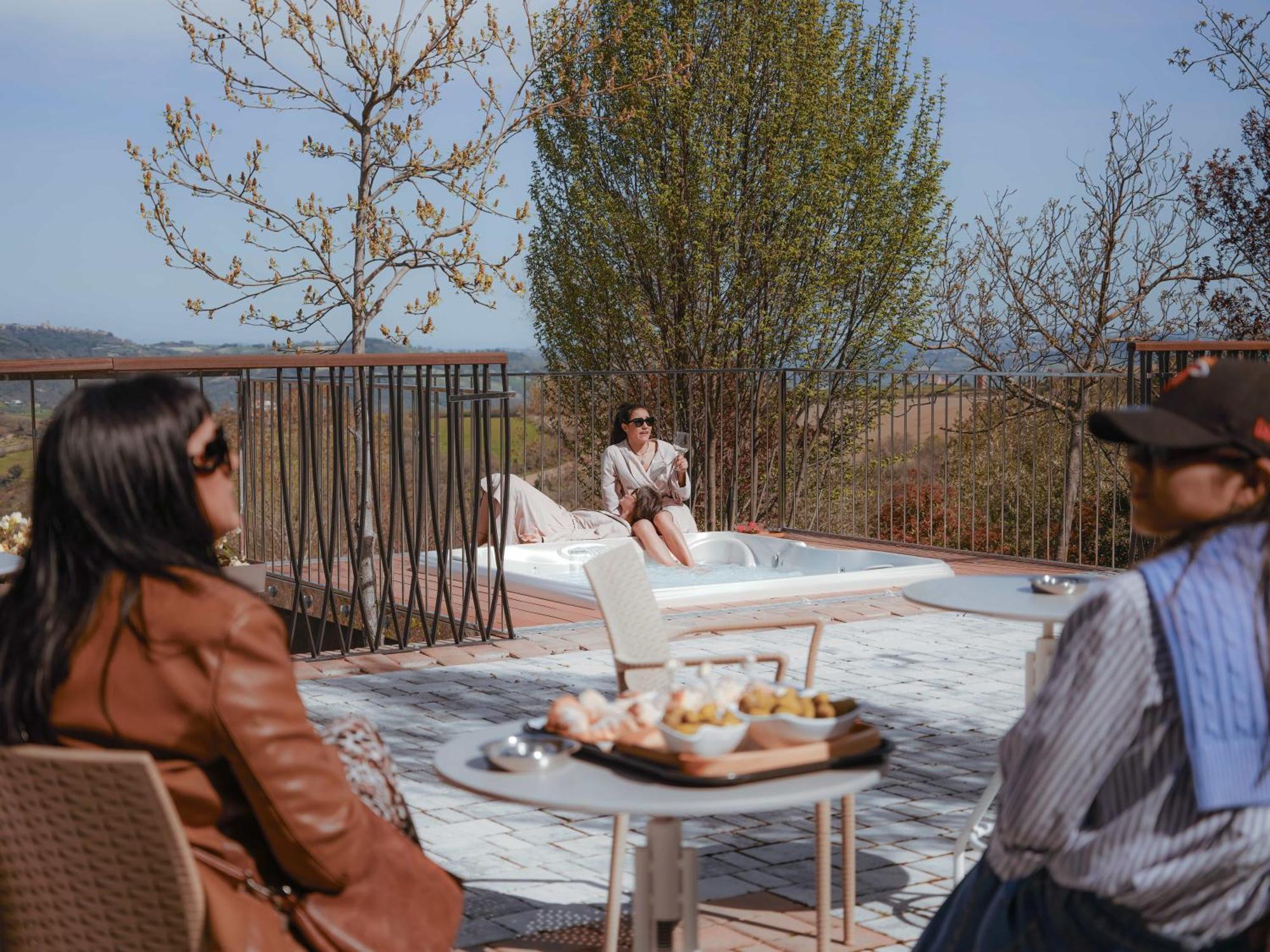 Albergo Diffuso - Il Poggetto Tra Urbino & San Marino ภายนอก รูปภาพ