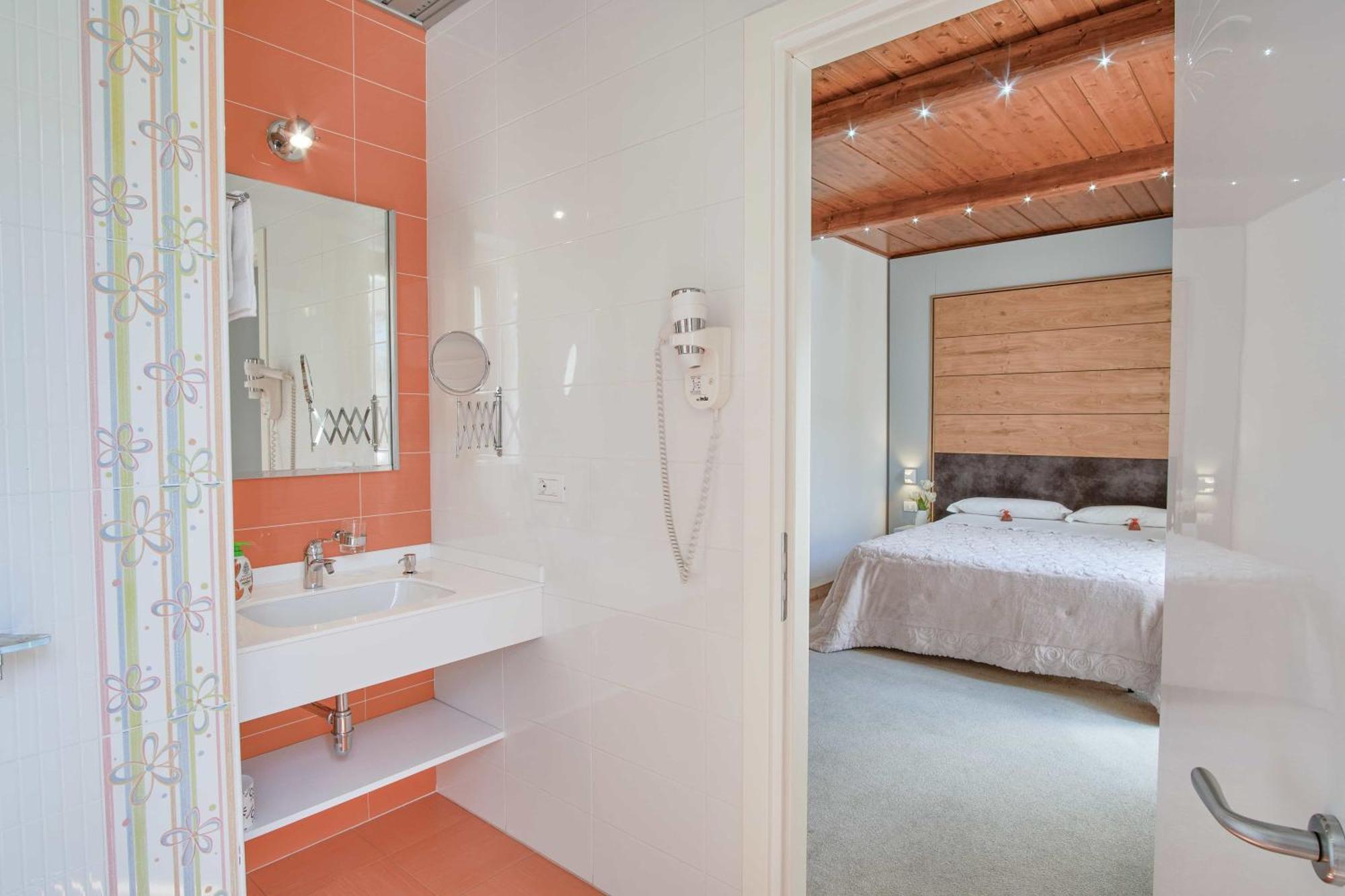 Albergo Diffuso - Il Poggetto Tra Urbino & San Marino ภายนอก รูปภาพ