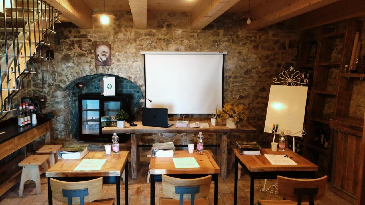 Albergo Diffuso - Il Poggetto Tra Urbino & San Marino ภายนอก รูปภาพ